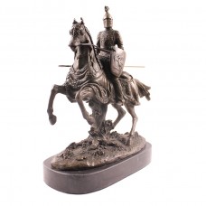 Скульптура «Конный рыцарь в доспехах с копьем»